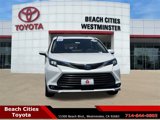 Used 2025 Toyota Sienna XLE image 3