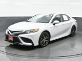 Used 2023 Toyota Camry SE image 2