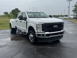 New 2025 Ford F350 4x4 Crew Cab DRW Super Duty image 2