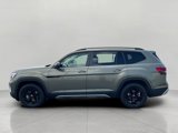 New 2025 Volkswagen Atlas Peak Edition SE image 4