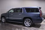 Used 2020 Cadillac Escalade ESV Luxury image 3
