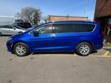 Used 2021 Chrysler Pacifica Touring-L image 4