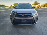 Used 2019 Toyota Highlander SE image 2