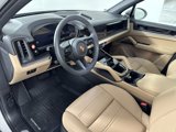 Used 2025 Porsche Cayenne image 4