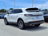 Used 2023 Lincoln Nautilus Reserve image 2