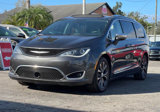 Used 2017 Chrysler Pacifica Limited image 3