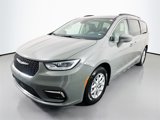 Used 2022 Chrysler Pacifica Touring-L image 3