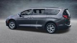Certified 2022 Chrysler Pacifica Limited image 4