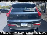 Used 2022 Volvo XC40 T5 Momentum image 4
