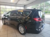 New 2025 Chrysler Pacifica Select image 5