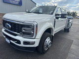 Used 2023 Ford F450 4x4 Crew Cab Super Duty image 2