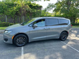 Used 2020 Chrysler Pacifica Touring-L w/ Advanced Safetytec Group image 4