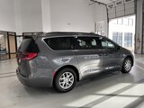 Used 2022 Chrysler Pacifica Touring-L image 4