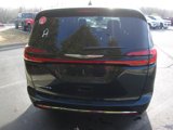 New 2025 Chrysler Pacifica Select image 4