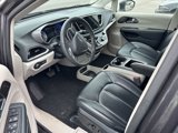 Used 2023 Chrysler Pacifica Touring-L image 3