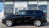 Used 2023 Toyota Highlander LE image 2