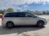 Used 2018 Dodge Grand Caravan SE image 4