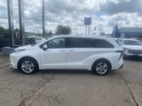 Used 2025 Toyota Sienna Limited image 3
