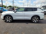 New 2025 Mitsubishi Outlander SE image 2
