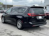 Used 2024 Chrysler Pacifica Limited image 5