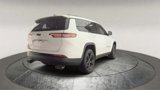 Used 2023 Jeep Grand Cherokee L Laredo image 3
