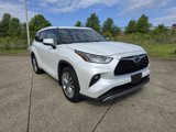 Used 2024 Toyota Highlander Platinum image 3