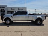 Used 2019 Ford F350 Platinum w/ Platinum Ultimate Package image 2