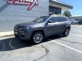 Used 2019 Jeep Cherokee Latitude Plus w/ Cold Weather Group image 2
