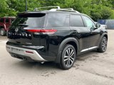 New 2025 Nissan Pathfinder Platinum image 3