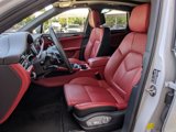 Certified 2025 Porsche Macan image 5