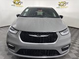 New 2025 Chrysler Pacifica Select image 2