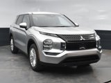 New 2025 Mitsubishi Outlander ES image 2