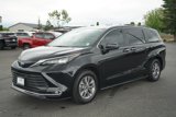 Used 2024 Toyota Sienna XLE image 3