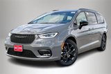 New 2025 Chrysler Pacifica Limited w/ Uconnect Theater Family Group image 2