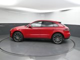 Used 2025 Porsche Macan image 2