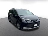 Used 2024 Toyota Sienna XLE image 3
