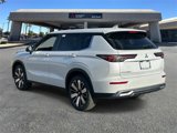 New 2025 Mitsubishi Outlander SE image 2