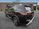 New 2025 Nissan Pathfinder Platinum image 2