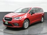 New 2025 Chrysler Pacifica Select image 2