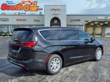 New 2025 Chrysler Pacifica Select image 3