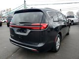Used 2021 Chrysler Pacifica Touring image 5