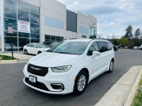 Used 2022 Chrysler Pacifica Touring-L image 2