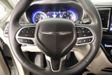 Used 2022 Chrysler Pacifica Touring-L image 3
