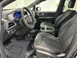 New 2025 Chrysler Pacifica Select image 4