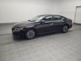 Used 2024 Nissan Altima 2.5 SV image 2