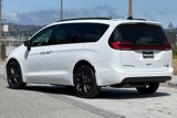 New 2025 Chrysler Pacifica Limited image 6