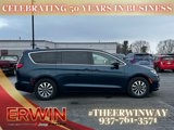 New 2025 Chrysler Pacifica Select image 2