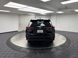 Used 2023 Toyota Highlander Bronze Edition image 4
