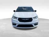 New 2026 Chrysler Pacifica Select image 3