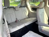 Used 2017 Chrysler Pacifica Touring-L image 6